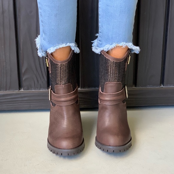 Lug Sole Chunky Heel Buckle Detail Engineer Boots - Picture 4 of 14